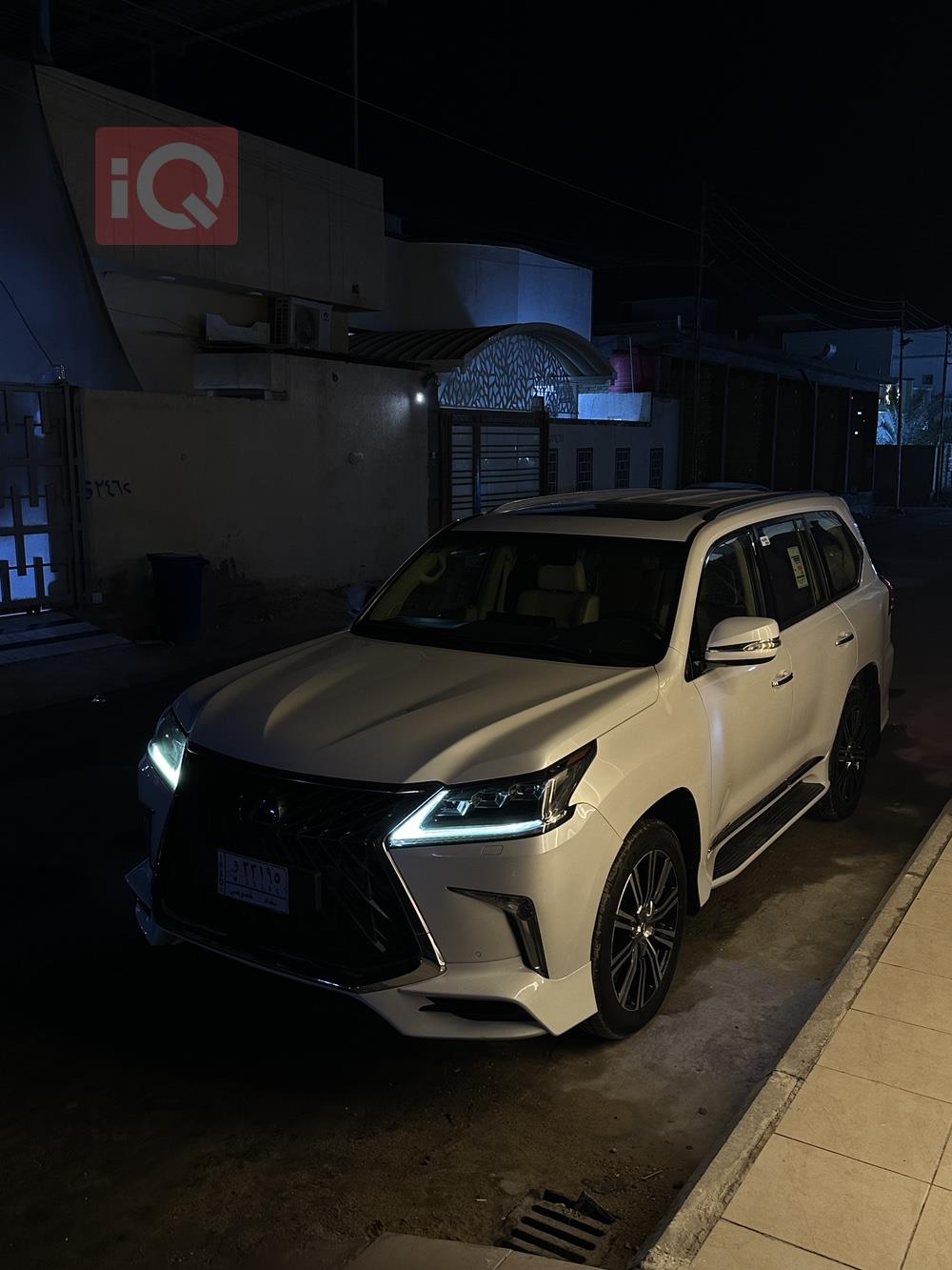 Lexus LX